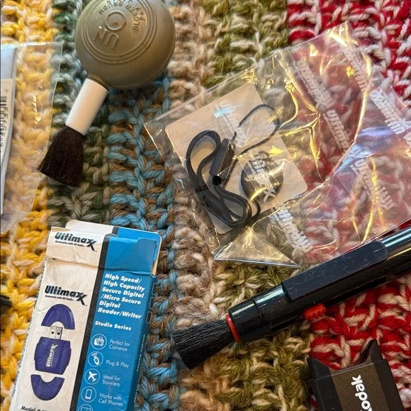 Ultimate Camera Accessory Kit - Picture 7 of 9